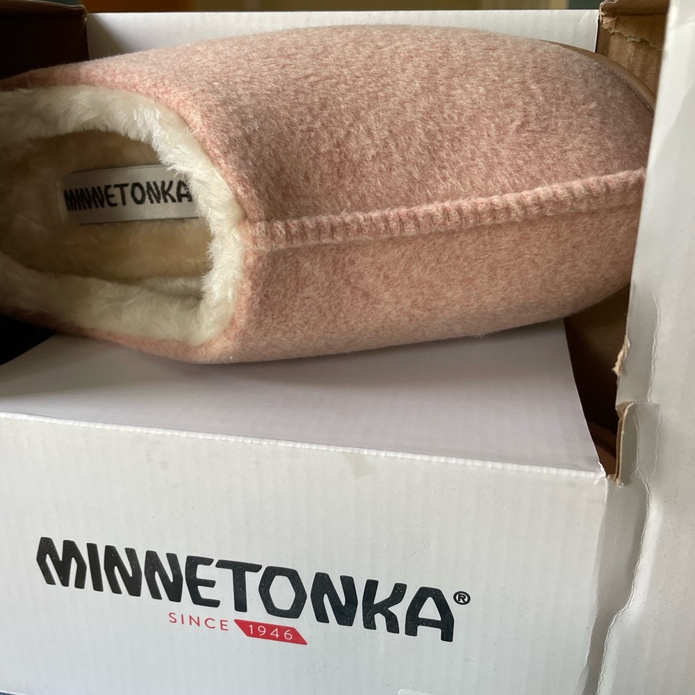 Minnetonka Rosemary Clog in Blush